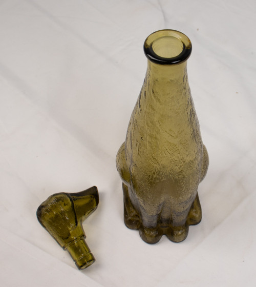 Carafe à décanter en verre vert en forme de chien