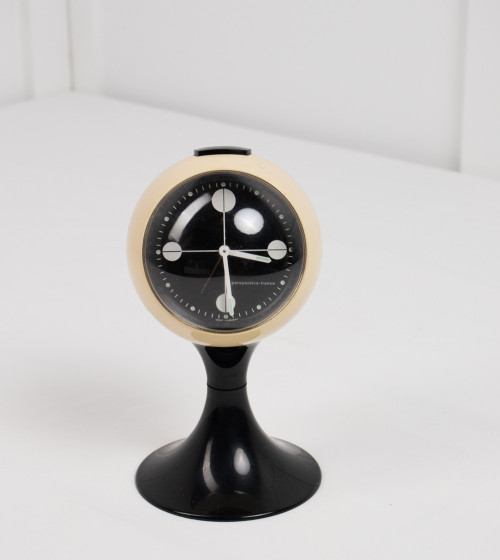 Beige ball clock PERSPECTIVE
