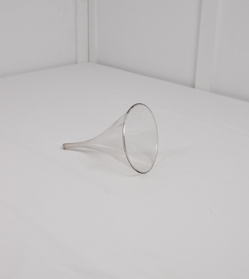 Glass funnel