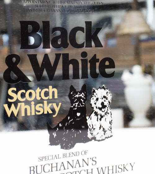 BLACK&WHITE advertising mirror