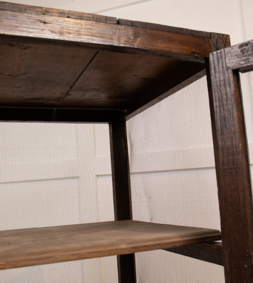 Garde-manger en bois