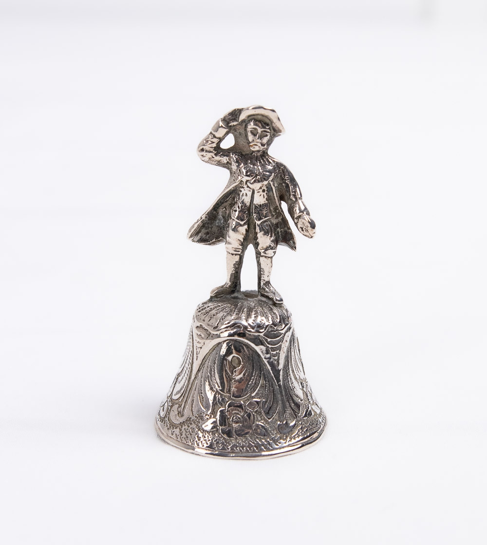 Petite cloche en argent