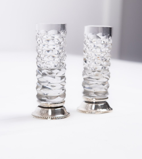 Porta púas de plata y cristal.