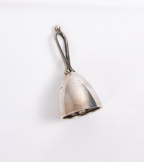 Cloche de service en argent