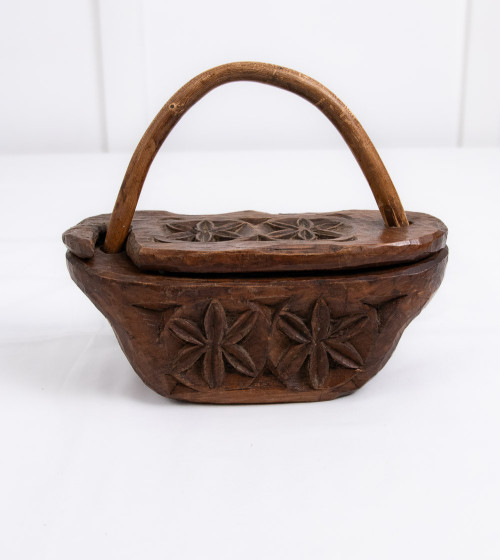 Salera de madera con estampado de flores