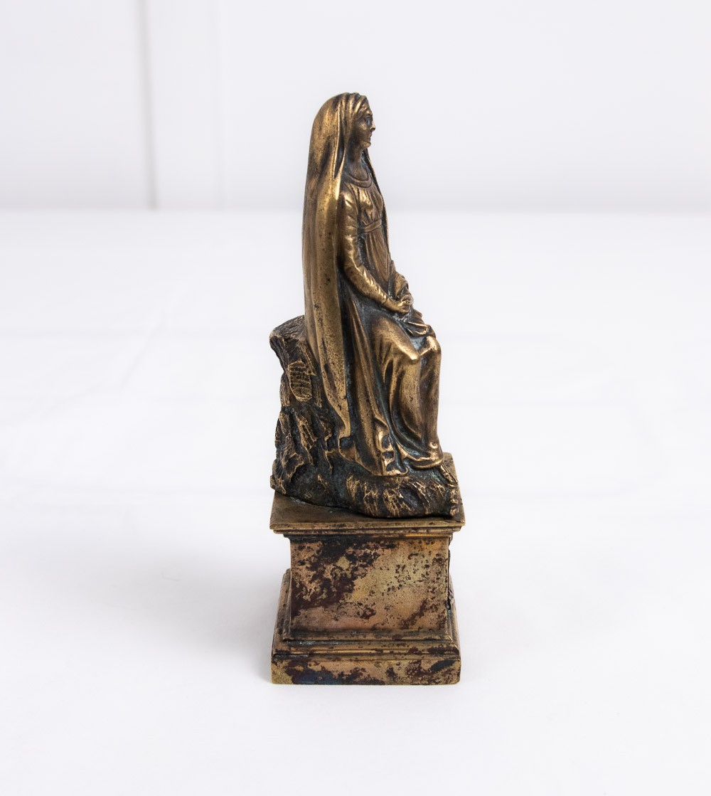 Vierge en métal