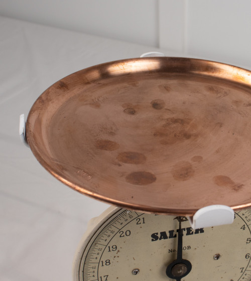 White scale with brass plate (lb and oz)